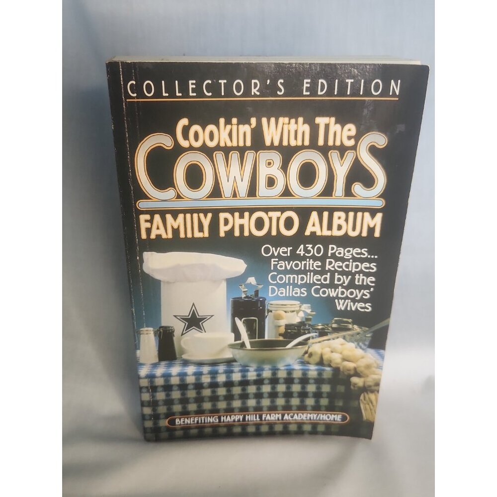 Cookin' with the NFL Cowboys Photo Album 1995 Footbal Stats & Recipes Cookbook